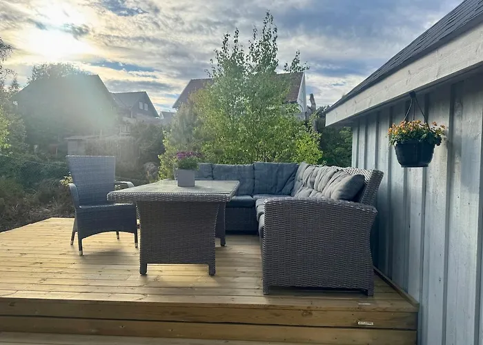Sun Hook Apartment *